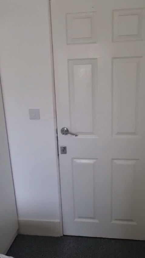 Three rooms available at Hendon london uk